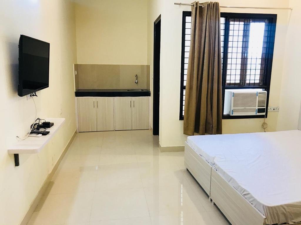 Pg in Dlf Phase 1 Gurgaon photo