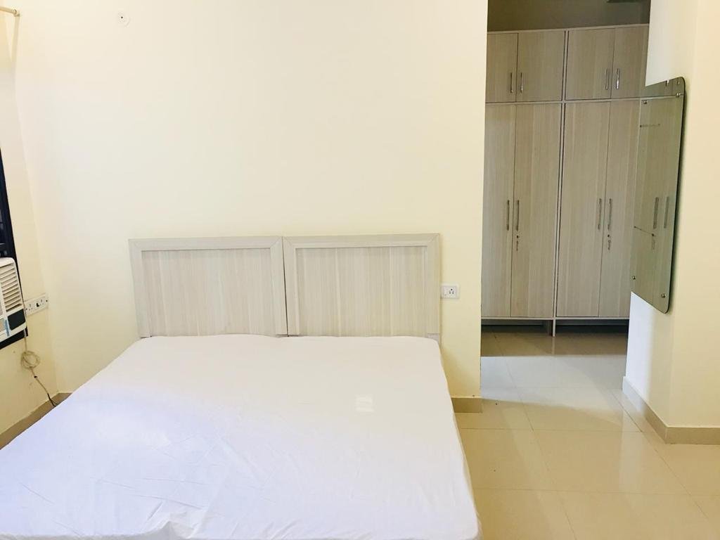 Pg in Dlf Phase 1 Gurgaon photo