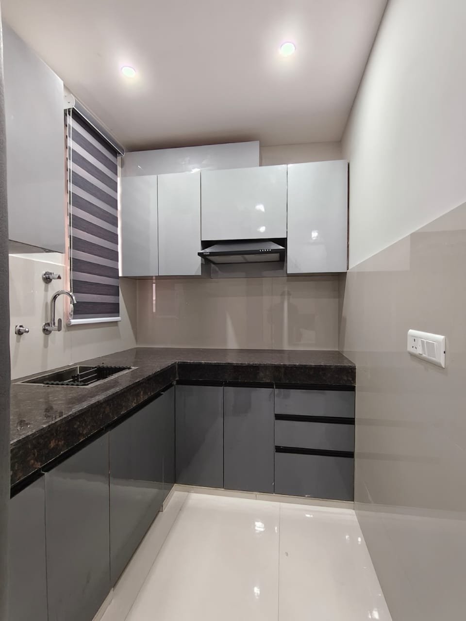 1 RK + 1 bhk in Dlf phase 1 Gurgaon photo