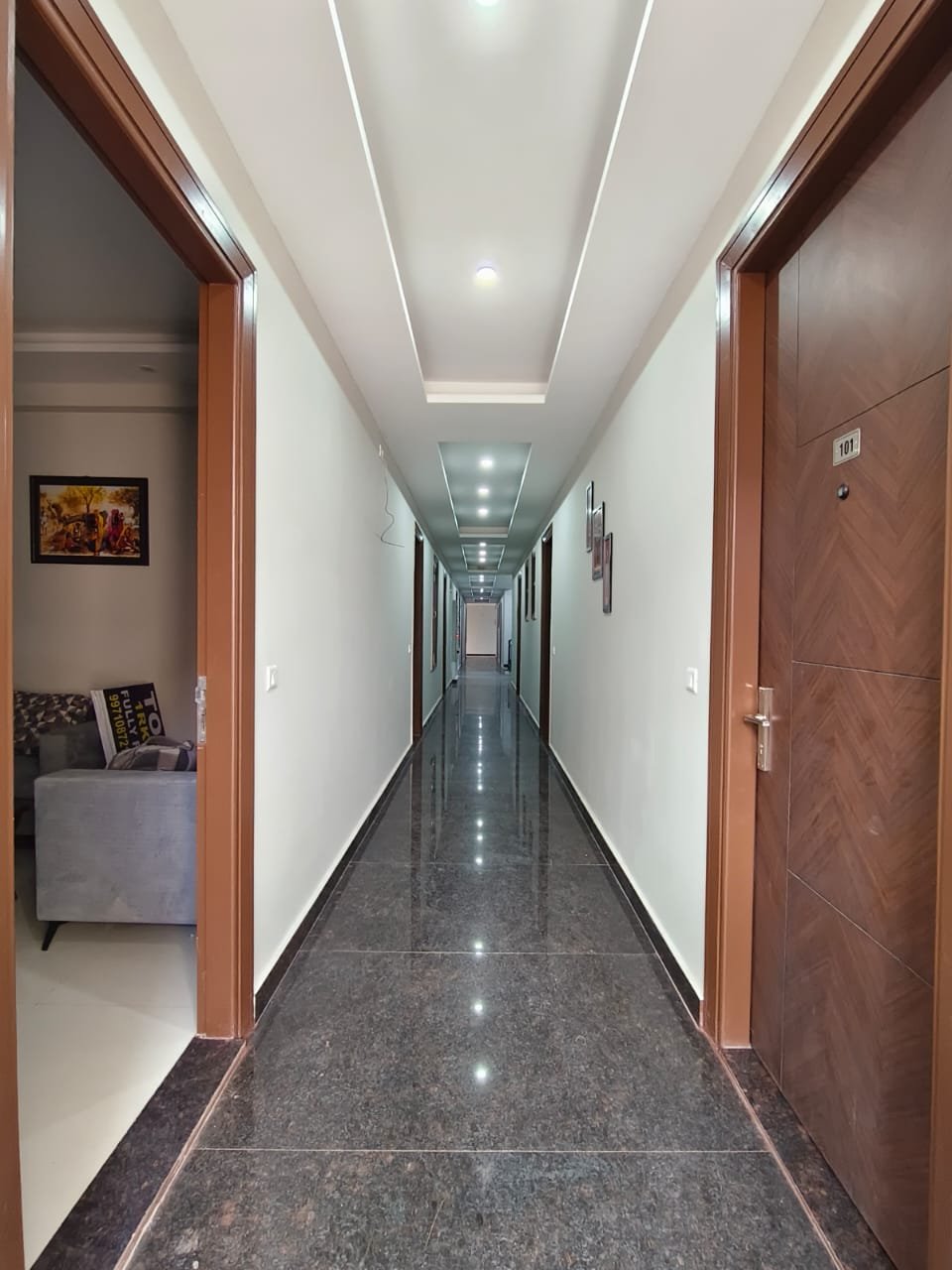 1 RK + 1 bhk in Sec 53 golf course road Gurgaon photo