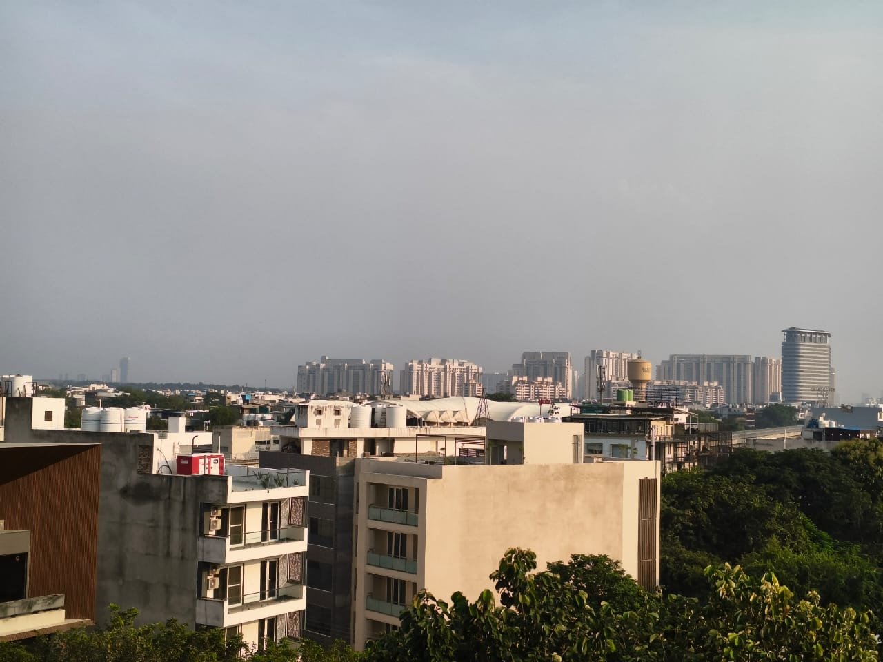 1 RK + 1 bhk in Sec 53 golf course road Gurgaon photo