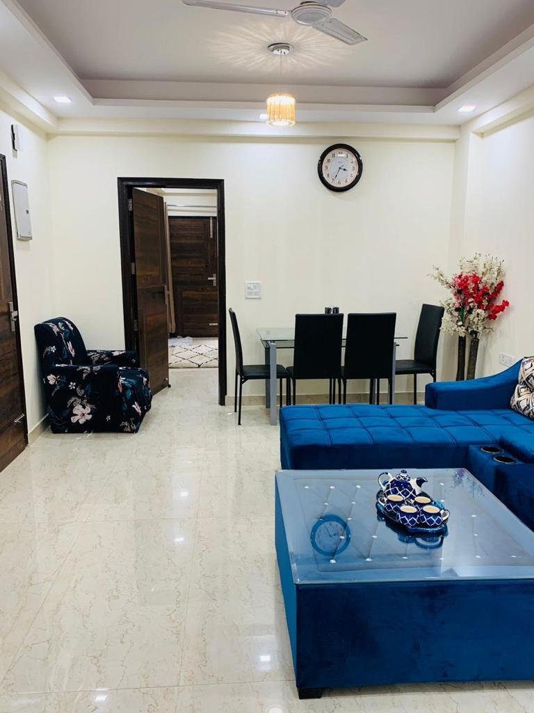 2 BHK flat Rd city sec 52, gurgaon photo