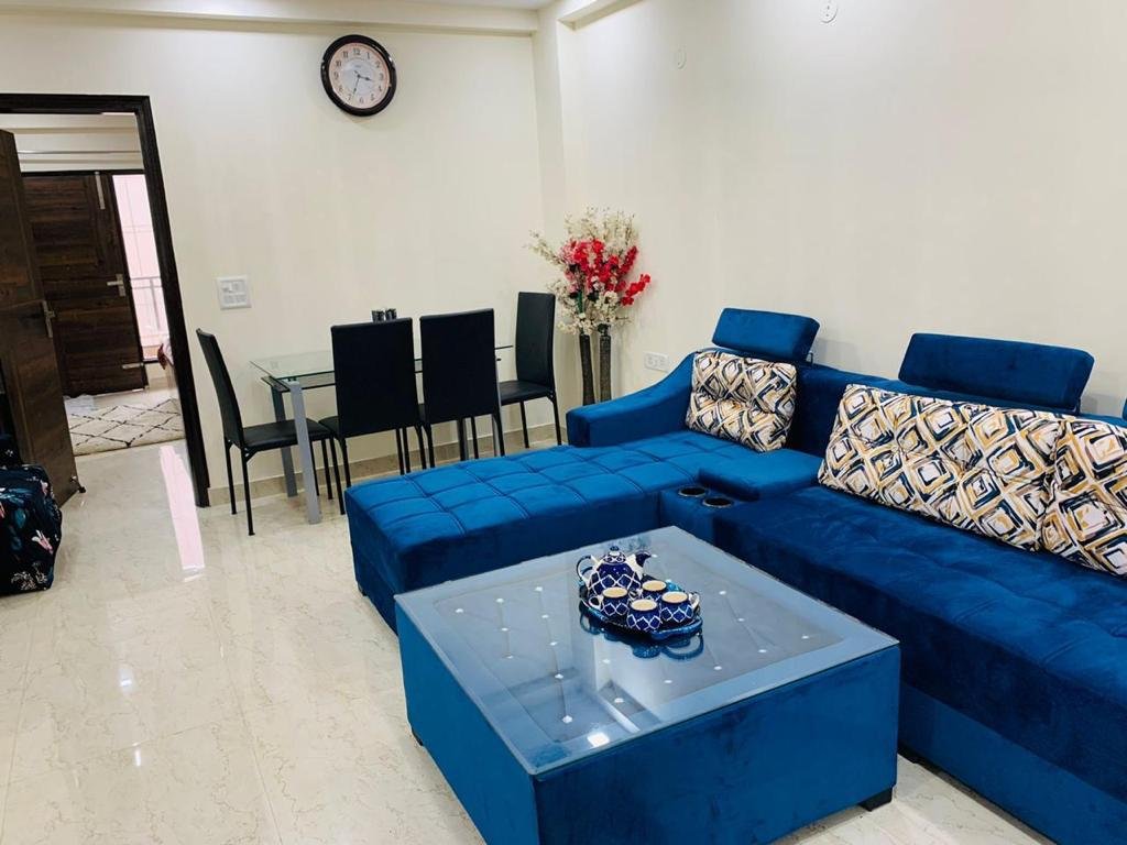 2 BHK flat Rd city sec 52, gurgaon