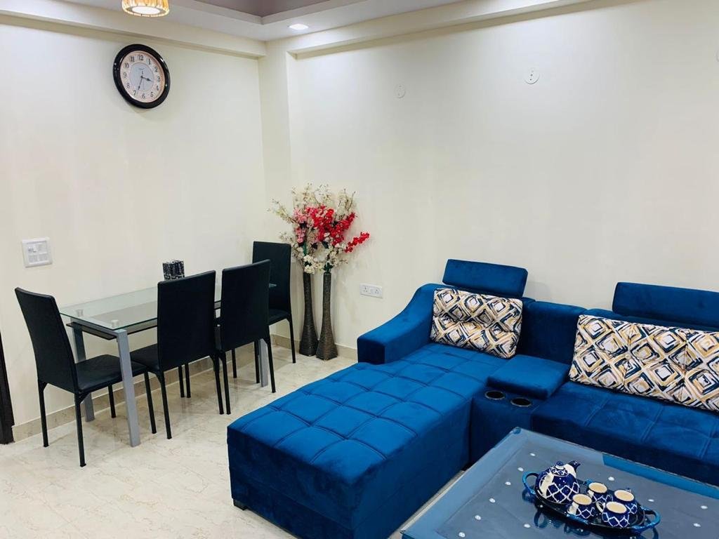 2bhk flat Dlf phase 1 gurgaon photo