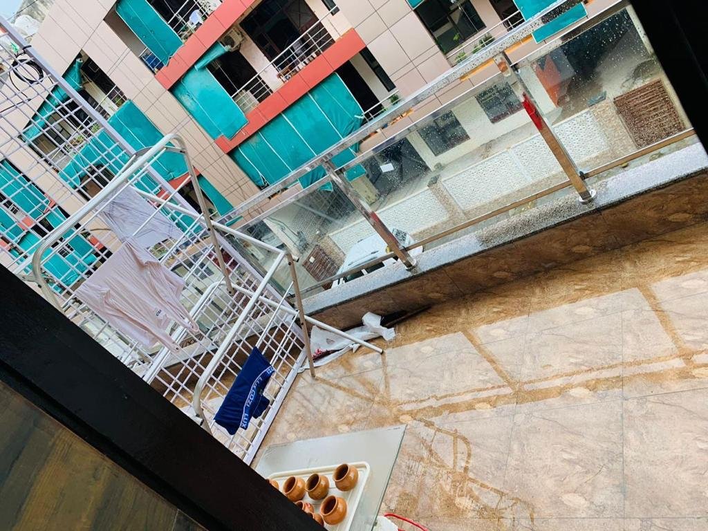 2bhk flat Dlf phase 1 gurgaon photo