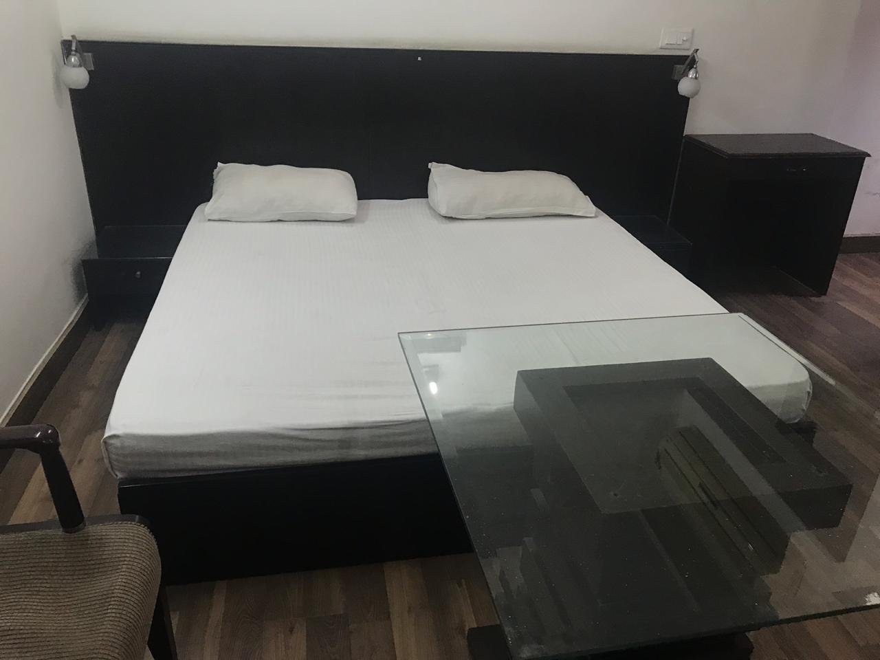 Girls pg  Dlf phase 2 gurgaon